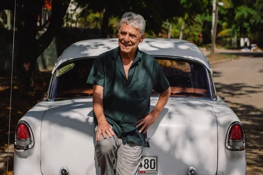 Retrato de Chico Buarque de publicação de Francisca Proner