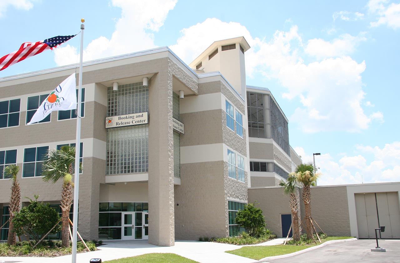 O centro de detenção no condado de Orange, na Flórida em que Alexandre Ramagem está preso.