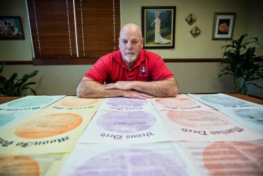 Dennis Rope e os "lotes" lunares