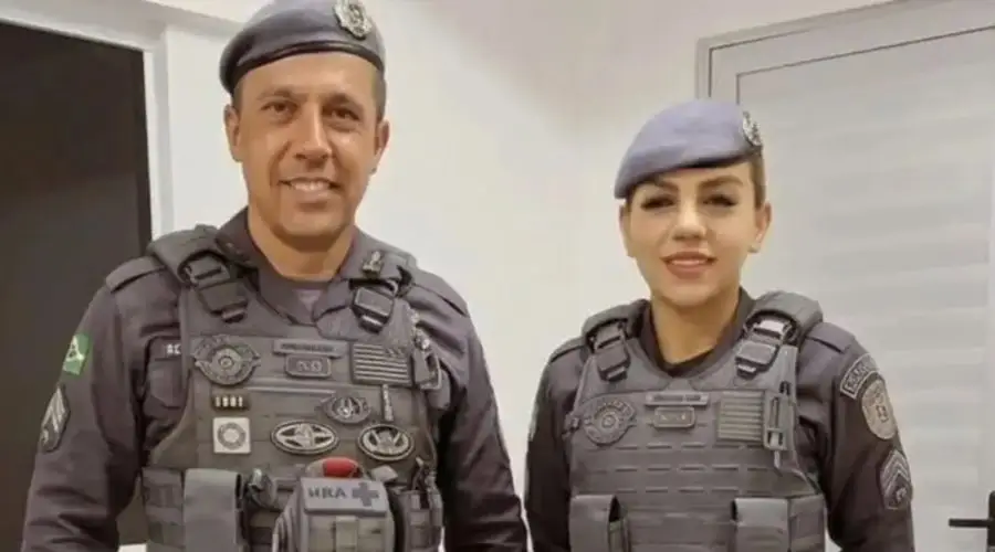 O tenente-coronel Geraldo Leite Rosa Neto, ao lado de sua esposa, Gisele Alves Santana