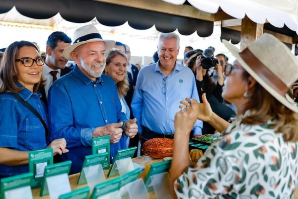 PT lança curso “Porta-Vozes do Lula” para disputa nas redes
