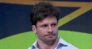 O empresário Luís Roquete sério