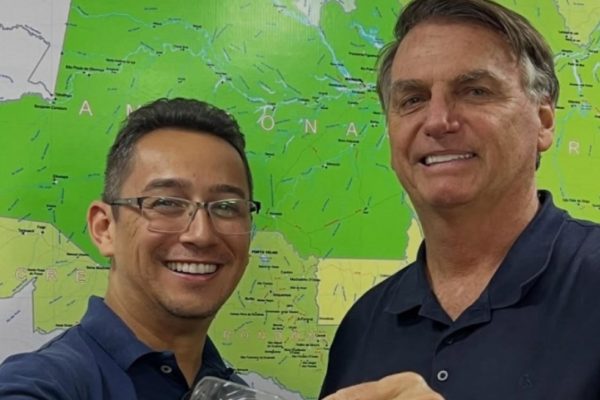 Defesa de Bolsonaro reforça pedido para liberar irmão de criação de Michelle na prisão domiciliar