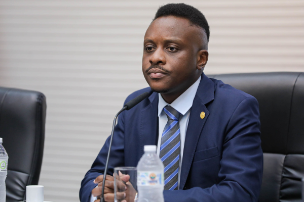 Guto Zacarias, o aborto, e a hipocrisia: por que o MBL é um câncer para a juventude. Por Nathalí