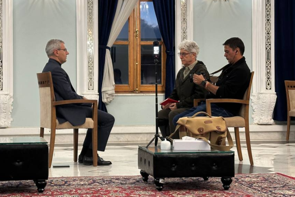 Caco Barcellos entrevista membro do governo do Irã; saiba os detalhes