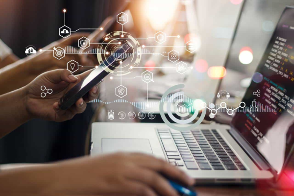 Chiqueiro e algoritmo: territórios que não nos pertencem. Por Edward Magro