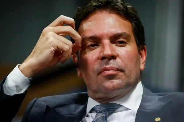 PF se reúne com governo Trump para entender por que Ramagem foi solto