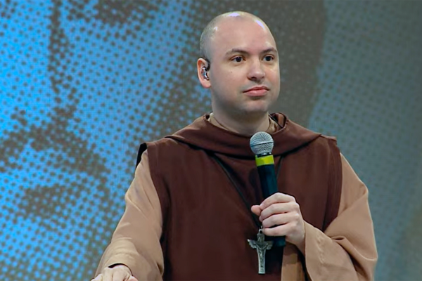 As frases de Frei Gilson sobre mulheres, gays, aborto e racismo que indignam as redes