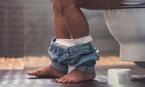 Urinar sentado trás diferenças para a saúde masculina?
