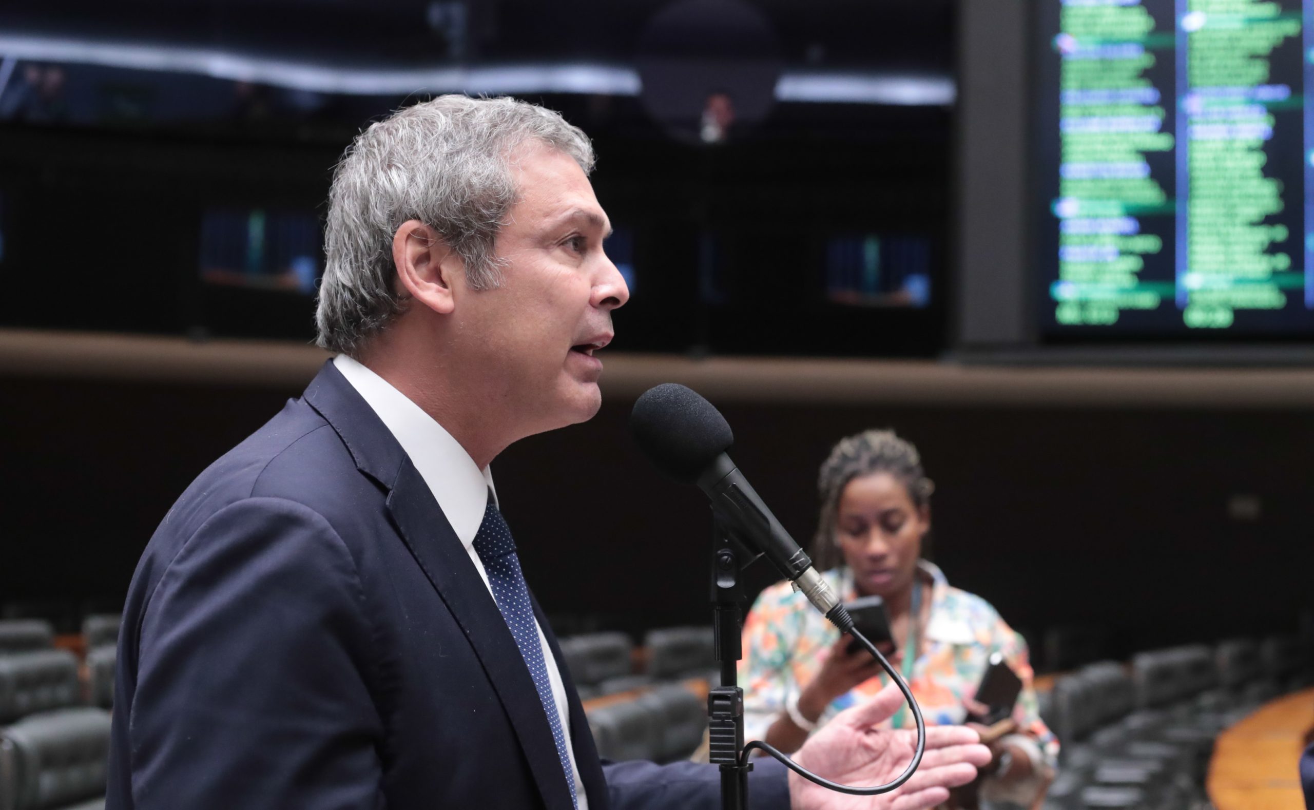 Lindbergh Farias pede reação contra a PL da Dosimetria em vídeo publicado no X