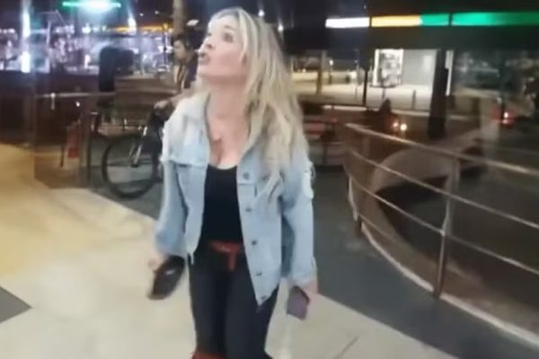 Advogada racista é condenada a pagar R$ 8 mil a funcionário negro do Burger King