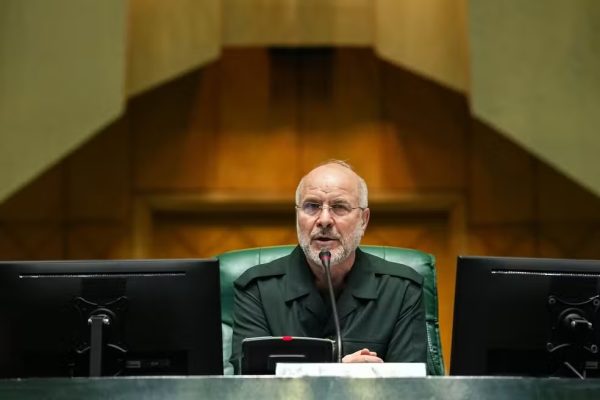 Irã diz que não aceitará negociar com os EUA sob ameaça