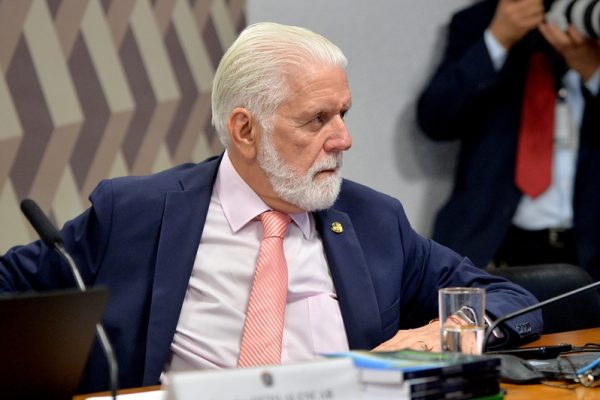 Jacques Wagner se recusa a brigar com o STF: “Se for para ser conduzido, é melhor mudar de ramo”
