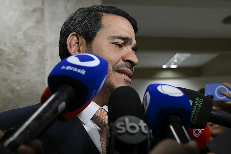 Jorge Messias revelou ter passado por processo pesado de desconstrução nos últimos 5 meses, em entrevista ao GloboNews após derrota no Senado