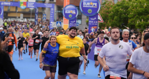 Júlio Mamute no final de maratona que ocorreu em Portugal
