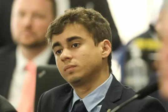 Nikolas Ferreira segue em embates com a família Bolsonaro, e o alvo da vez foi Jair Renan