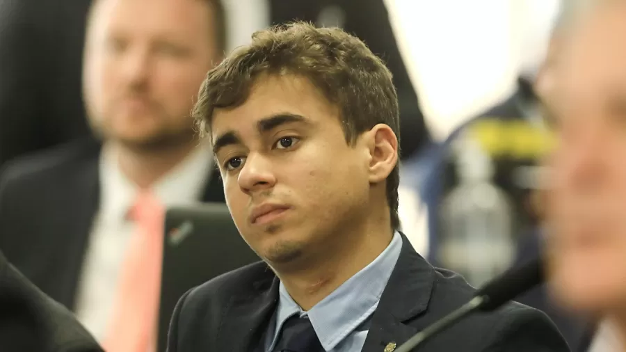 Nikolas Ferreira segue em embates com a família Bolsonaro, e o alvo da vez foi Jair Renan