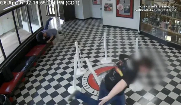 VÍDEO - Diretor derruba atirador, é baleado e evita massacre em escola