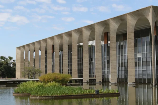 A reação do Itamaraty à expulsão de delegado brasileiro dos EUA