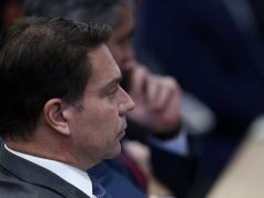 Alexandre Ramagem em interrogatório no STF, sério, de perfil