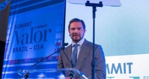 Daniel Vorcaro em evento do Valor Econômico