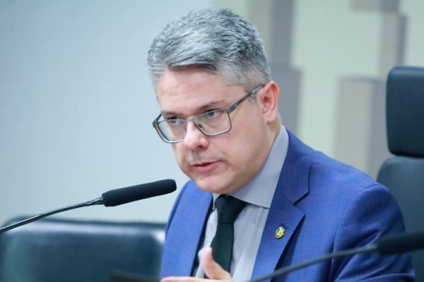 Sakamoto: CPIs que miraram Lulinha e STF foram desperdício do seu dinheiro, eleitor