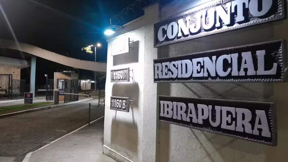 Entrada de condomínio de oficiais