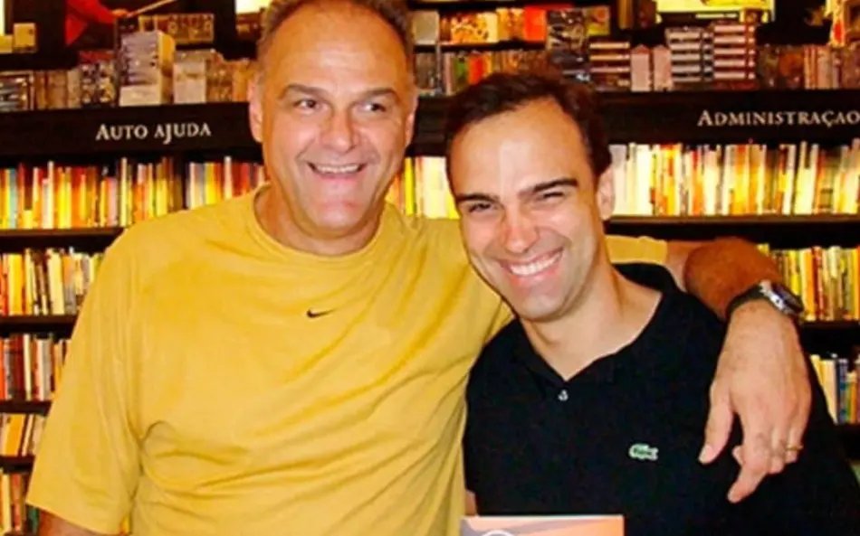 Tadeu Schmidt e o seu irmão Oscar Schmidt, que faleceu nessa sexta-feira (17)