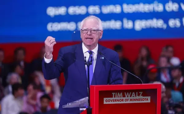 Governador de Minnesota diz ao DCM que impeachment de Trump é necessário e pede ajuda do mundo