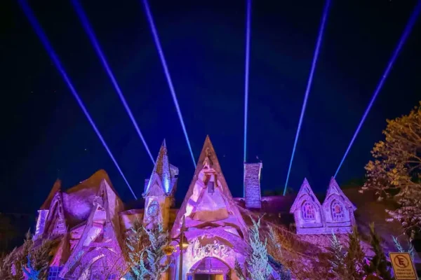 Conheça a cidade inspirada na Disney que atrai 6 milhões de turistas por ano