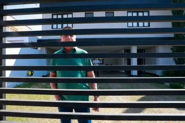 O parente de Bolsonaro que Moraes proibiu de visitá-lo