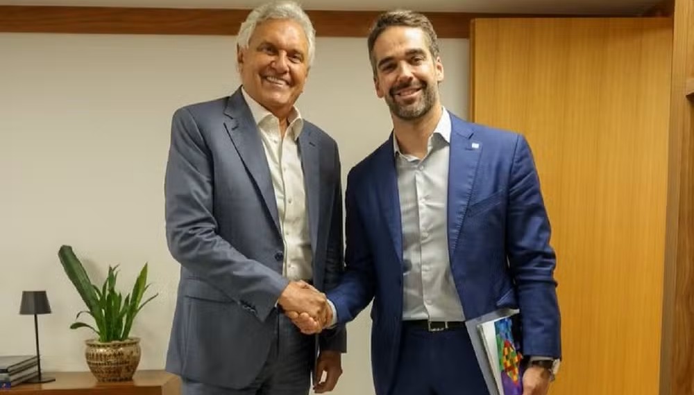 O governador Eduardo Leite (PSDB) e o ex-governador Ronaldo Caiado (PSD)