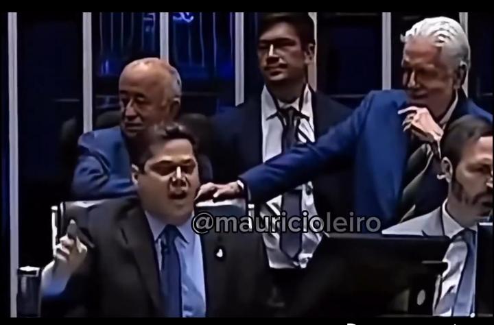 Jacques Wagner apareceu rindo após derrota de Jorge Messias no Senado