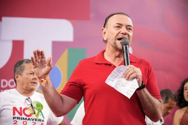 “Vamos pôr gente nas ruas”: PT prepara reação ao golpe tramado por Flávio e Trump