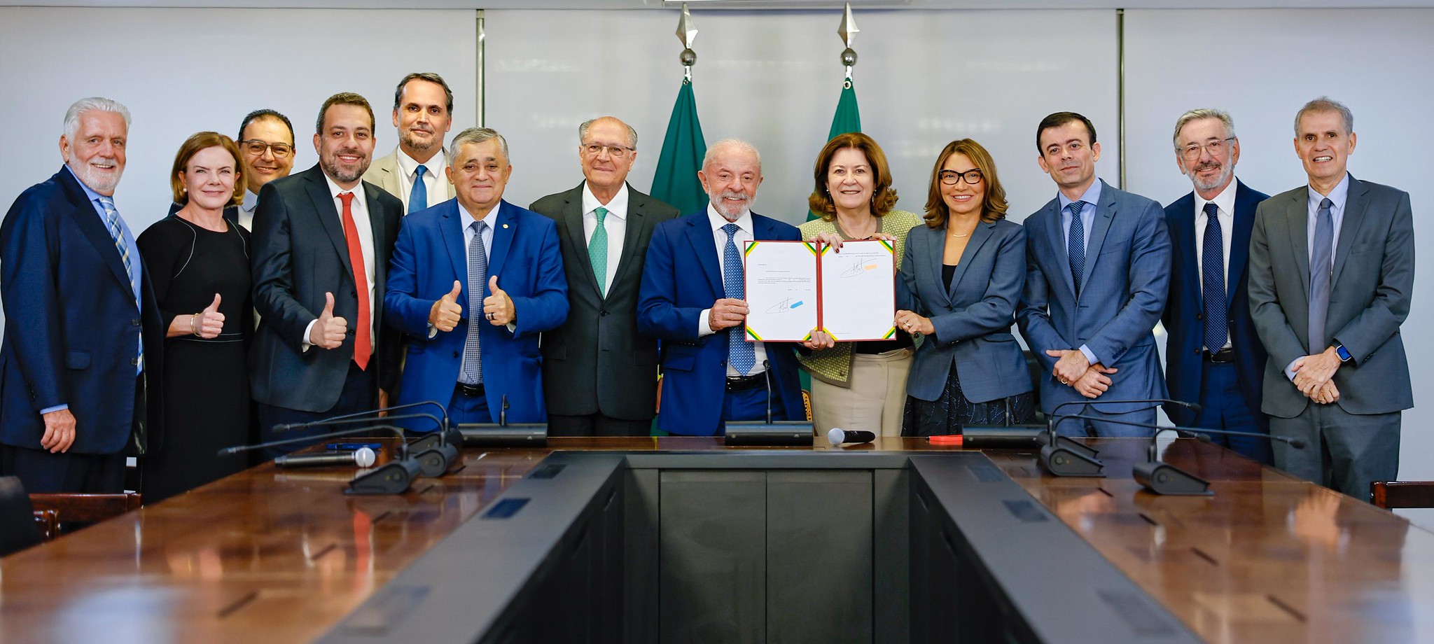Presidente da República, Luiz Inácio Lula da Silva (PT), durante Assinatura da MP para zerar imposto federal da Taxa das Blusinhas