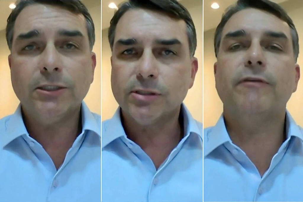 Senador Flávio Bolsonaro, pré-candidato pelo PL à Presidência da República, falando, em montagem de três fotos