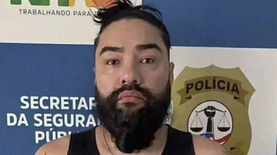 David Gonçalves Silva, líder da igreja Shekinah House Church, sério