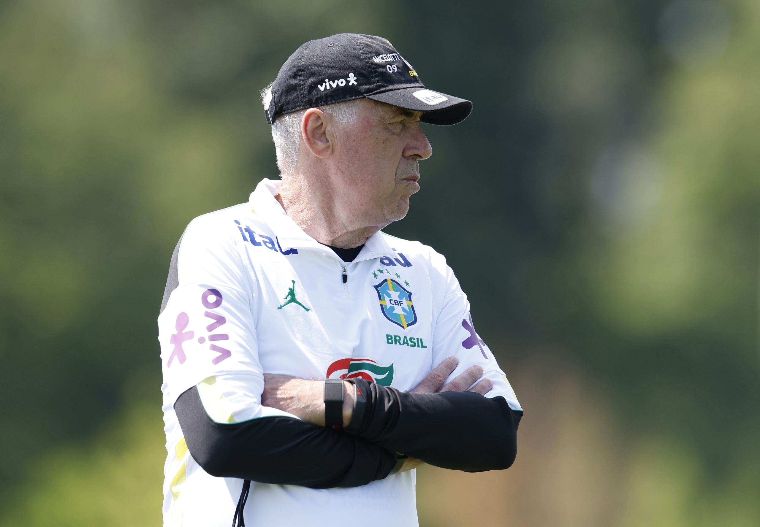 Carlo Ancelotti durante treino da Seleção brasileira