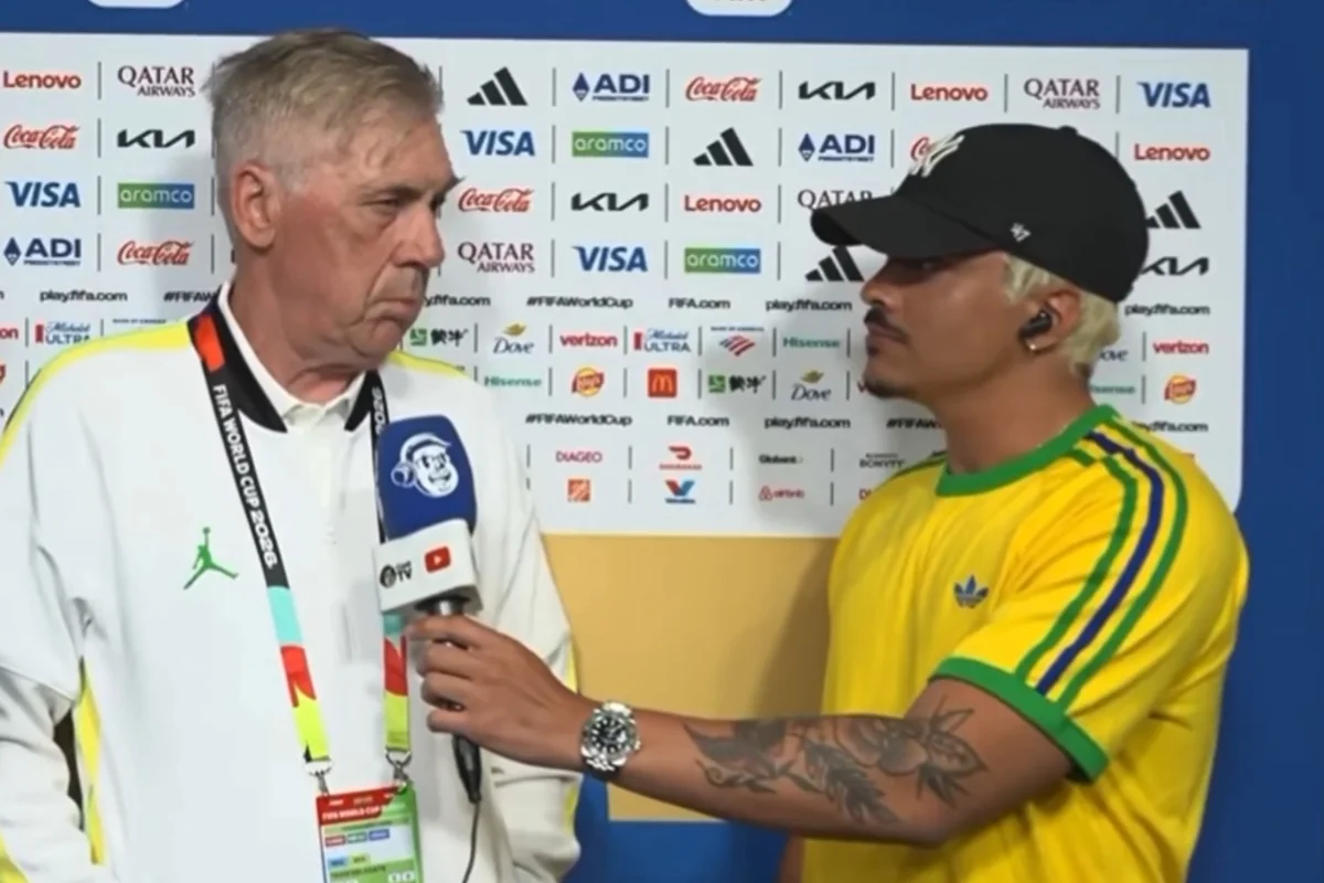 Carlo Ancelotti durante entrevista à imprensa