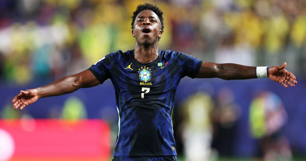 Jogadores da Seleção Brasileira durante partida de futebol