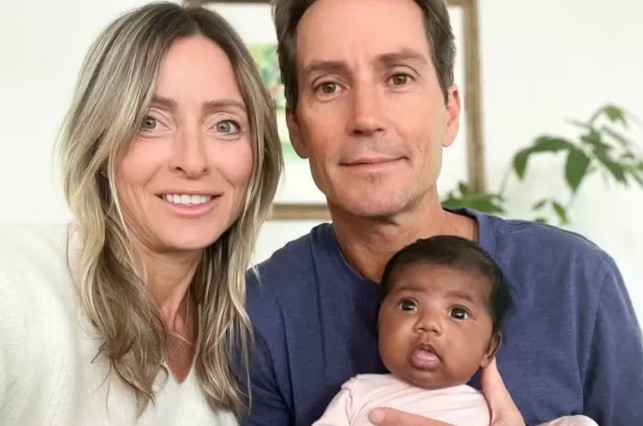 Tiffany Score e Steven Mills com Shea
