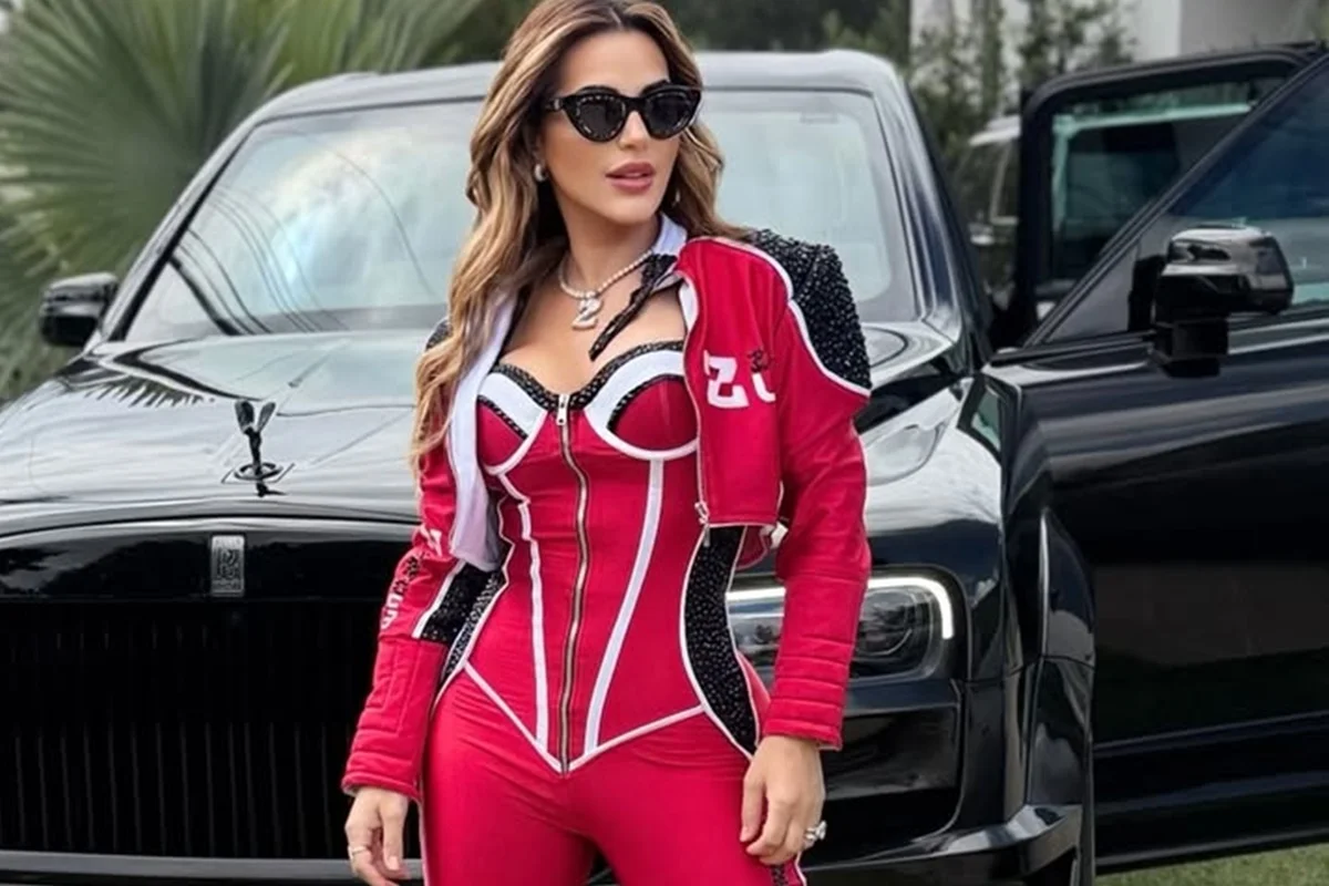 Deolane Bezerra
