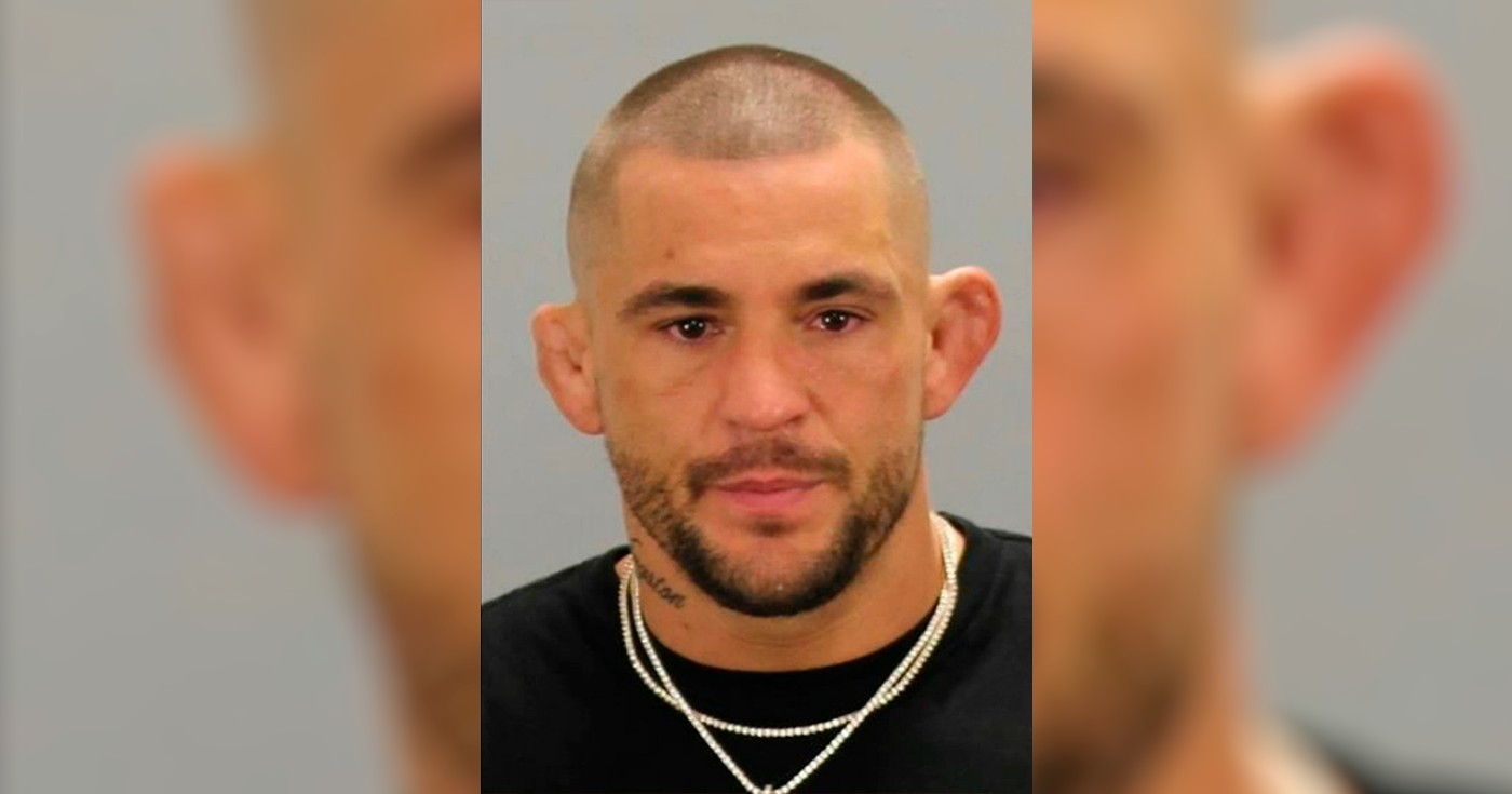 Dustin Poirier em retrato policial