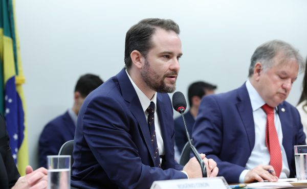 Dario Durigan em audiência pública na Câmara dos Deputados