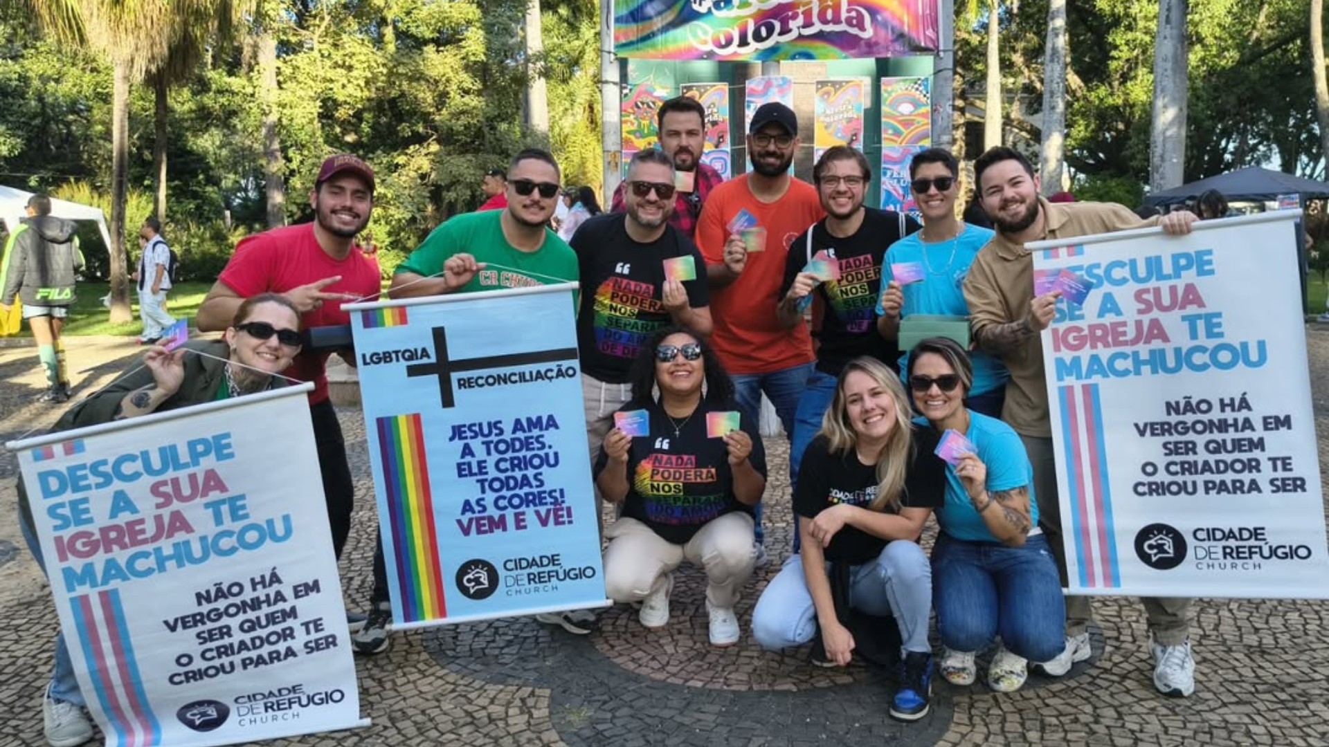 Pastoras Diana e Selly Moreira em culto evangélico
