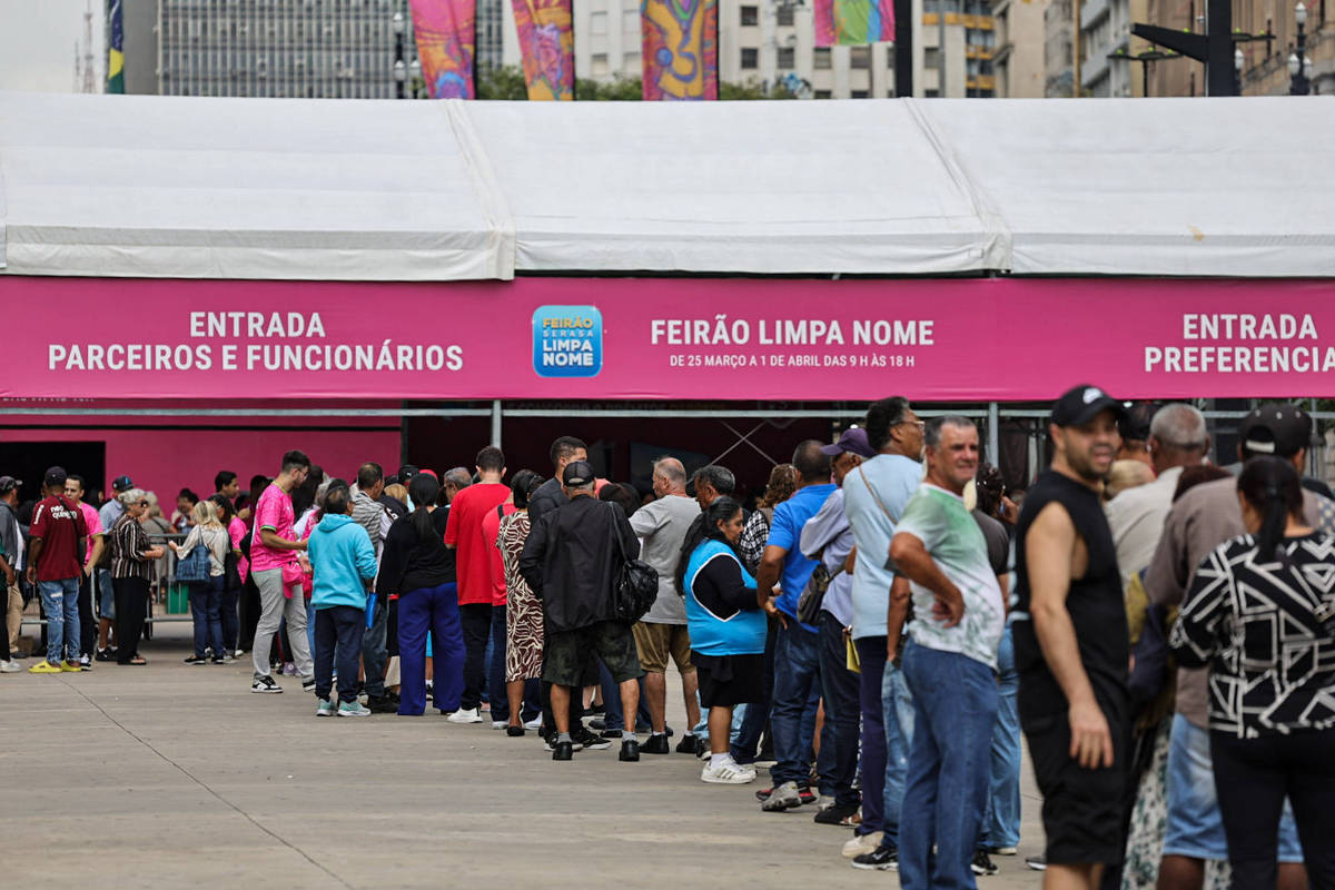 Fila no Feirão Limpa Nome da Serasa