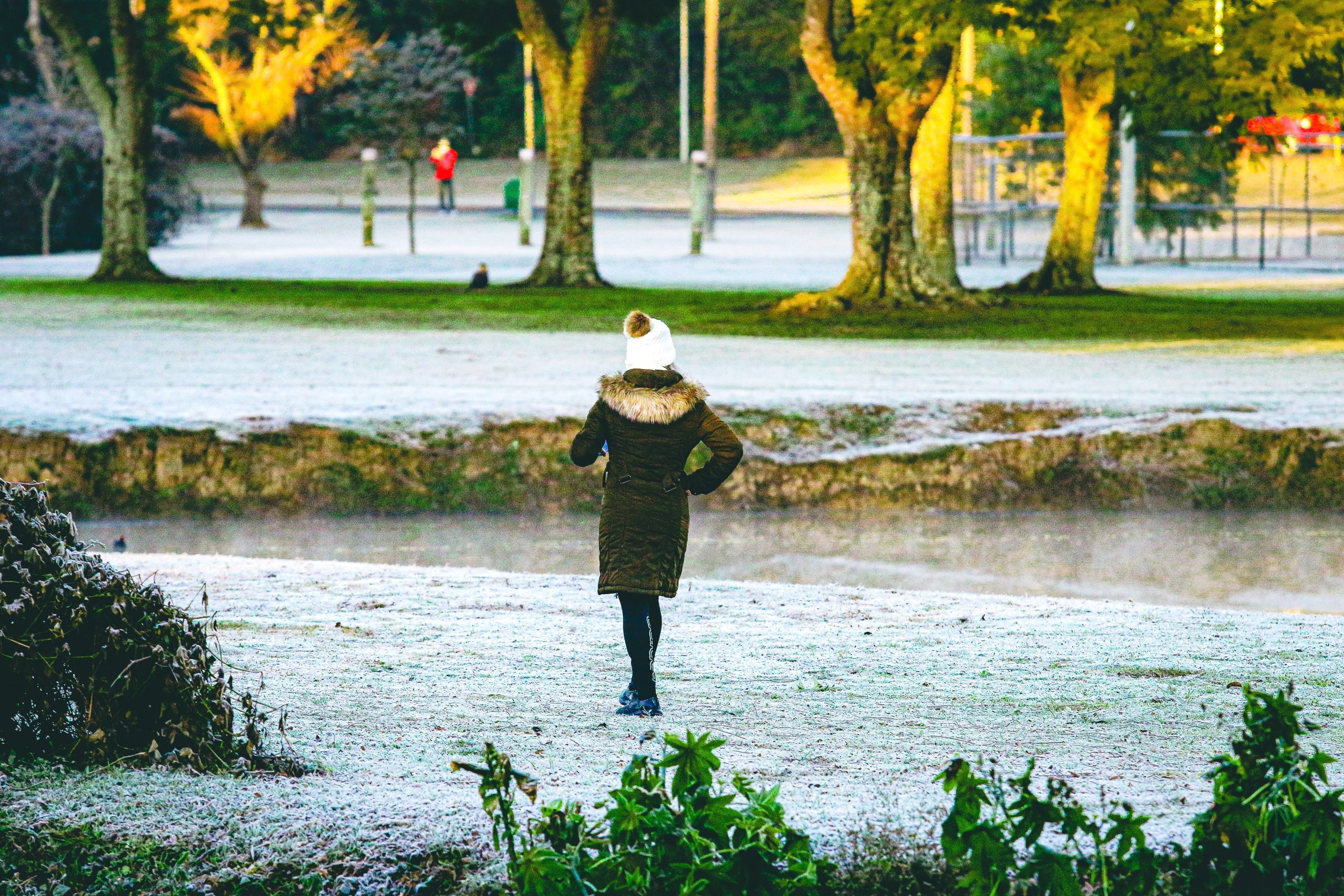 Geada em Curitiba durante amanhecer frio