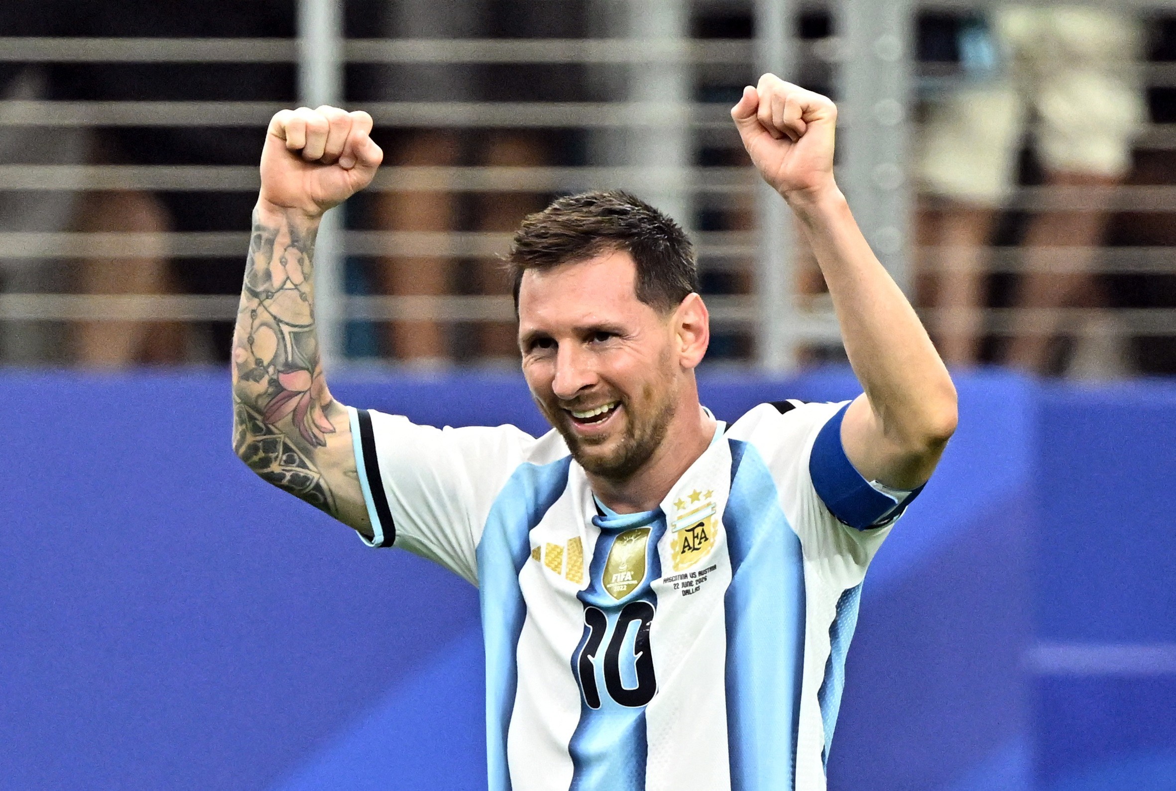 Messi comemora gol pela Argentina