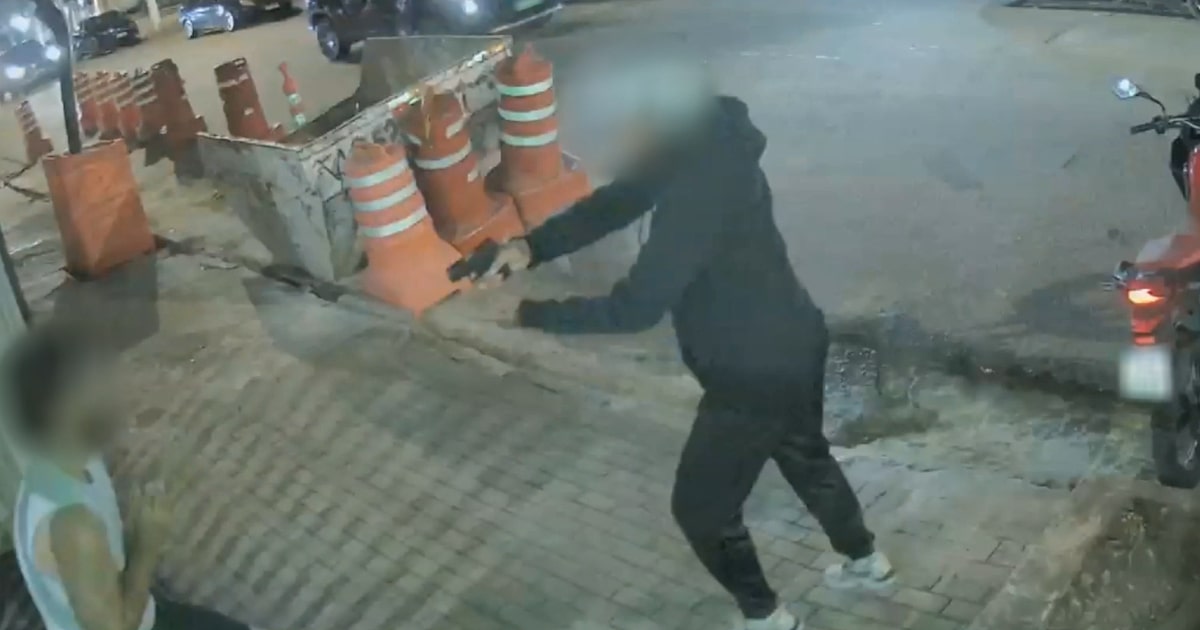 Assalto na Rua Oscar Freire registrado por câmera de segurança