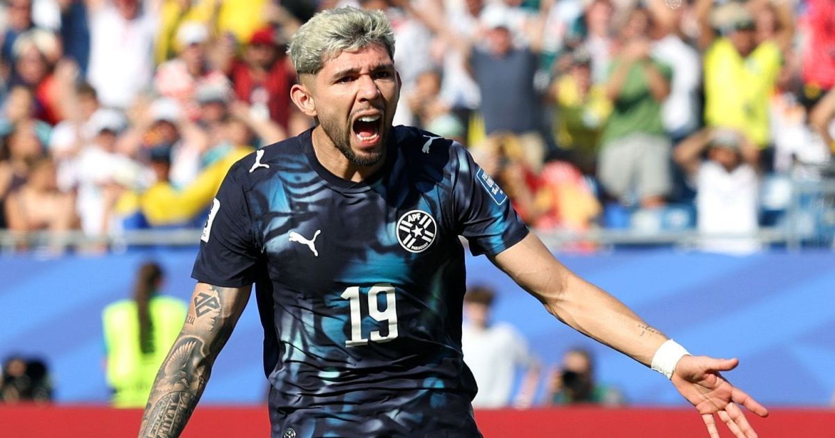 Orlando Gill, goleiro da seleção paraguaia